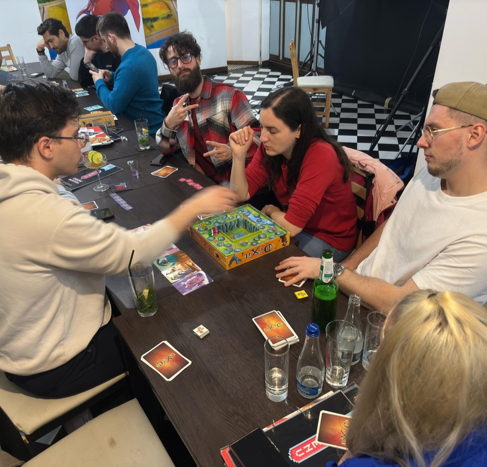 Seară de boardgames cu membrii clubului